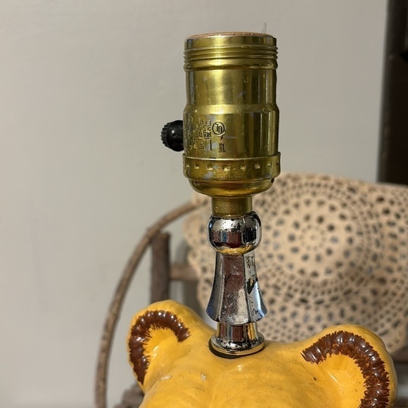 VINTAGE WORKING WINNIE THE POOH HOLLAND MOLD TABLE LAMP - Picture 4 of 17